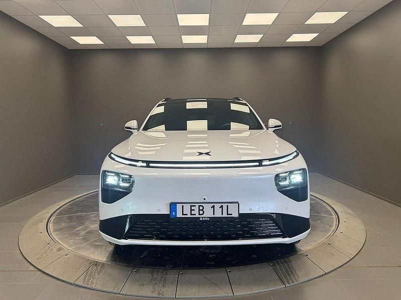 Vit Begagnad 2024 XPENG G9 SUV | 722 232 kr (Superpris) - Bild 1/4