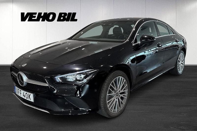Svart Begagnad 2022 Mercedes CLA250e Sedan | 339 900 kr (Bra pris) - Bild 1/4