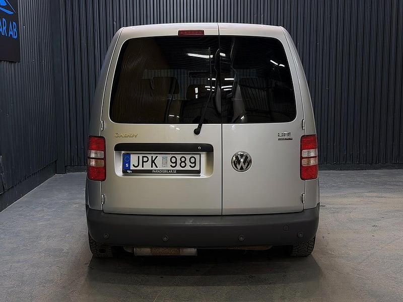 Begagnad VW Caddy 109 HK (80 kW) 2009 Silver Minibuss