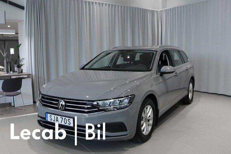 Grå Begagnad 2024 VW Passat Kombi | 314 500 kr (Marknadspris) - Bild 1/4