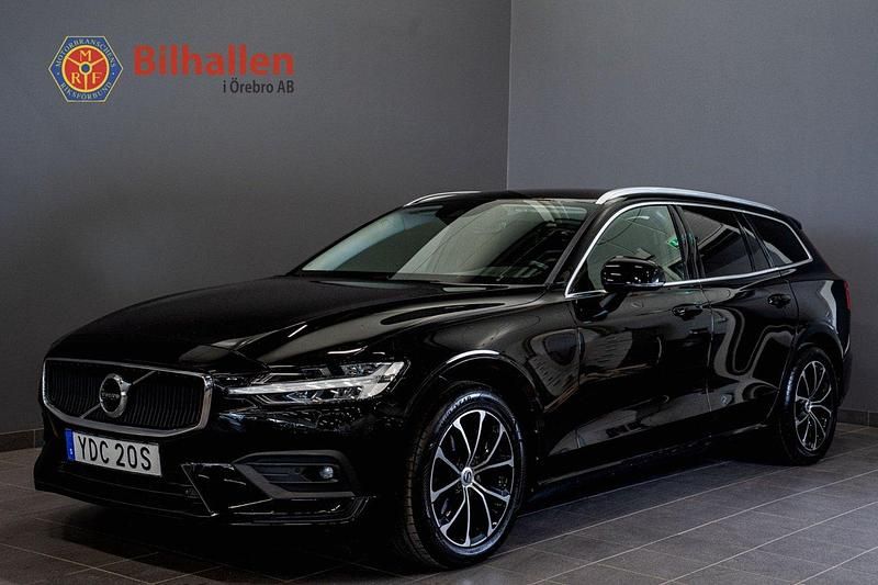 Svart Begagnad 2021 Volvo V60 Momentum Kombi | 249 900 kr (Marknadspris) - Bild 1/4