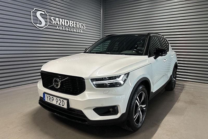 Vit Begagnad 2019 Volvo XC40 R-Design SUV | 264 500 kr (Marknadspris) - Bild 1/4