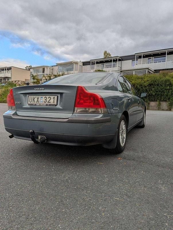 Grön Begagnad 2004 Volvo S60 Business Edition Sedan | 24 000 kr (Bra pris) - Bild 1/4