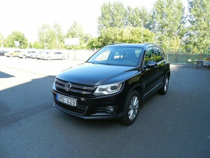 Begagnad VW Tiguan 180 HK (132 kW) 2012 Svart SUV