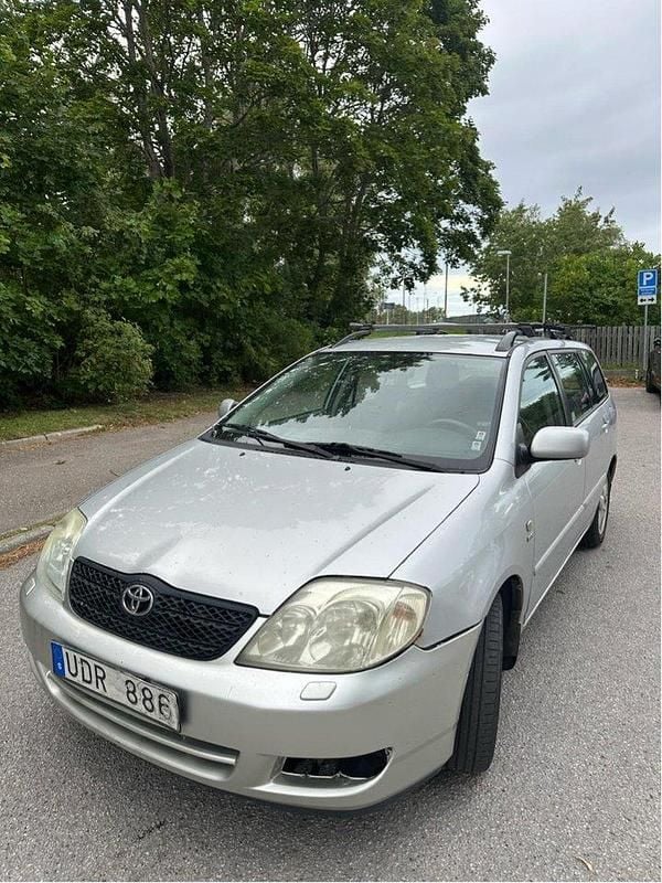 Silver Begagnad 2003 Toyota Corolla Kombi | 19 900 kr (Marknadspris) - Bild 1/4