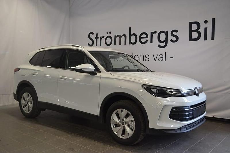 Vit Ny 2025 VW Tiguan Life SUV | 499 000 kr (Marknadspris) - Bild 1/4