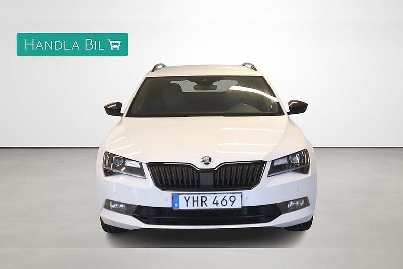 Begagnad Skoda Superb SportLine 190 HK (139 kW) 2016 Vit Kombi