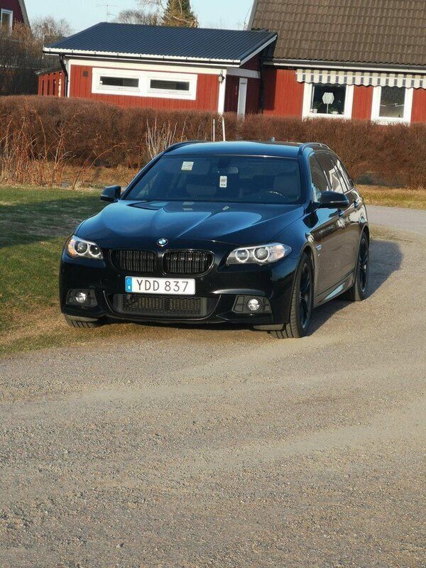 Svart Begagnad 2016 BMW 520 M Sport Kombi | 144 900 kr (Bra pris) - Bild 1/2