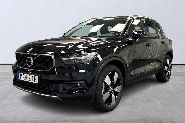 Svart Begagnad 2019 Volvo XC40 Momentum SUV | 309 900 kr (Marknadspris) - Bild 1/4