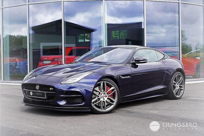 Mörkblå (blå) Begagnad 2019 Jaguar F-Type R Sportkupé | 779 900 kr - Bild 1/4