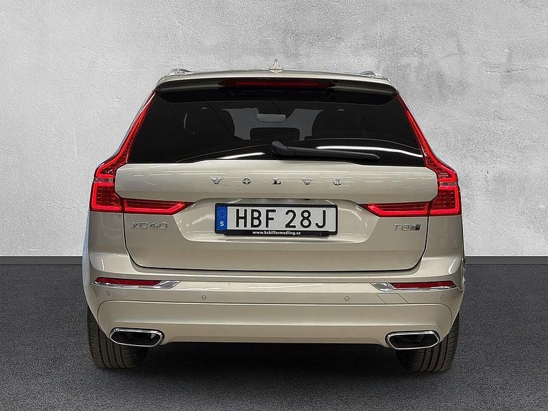 Begagnad Volvo XC60 Inscription 303 HK (222 kW) 2020 Ljusbrun SUV