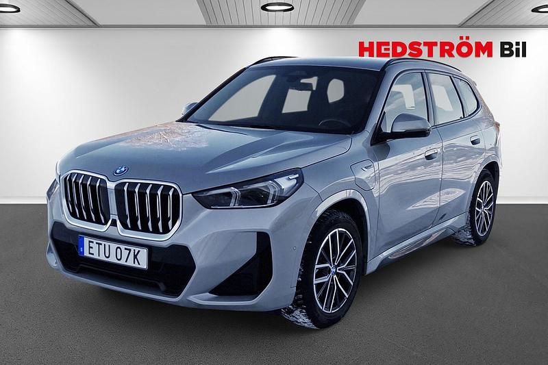 Begagnad BMW X1 330 HK (242 kW) 2023 Silver SUV