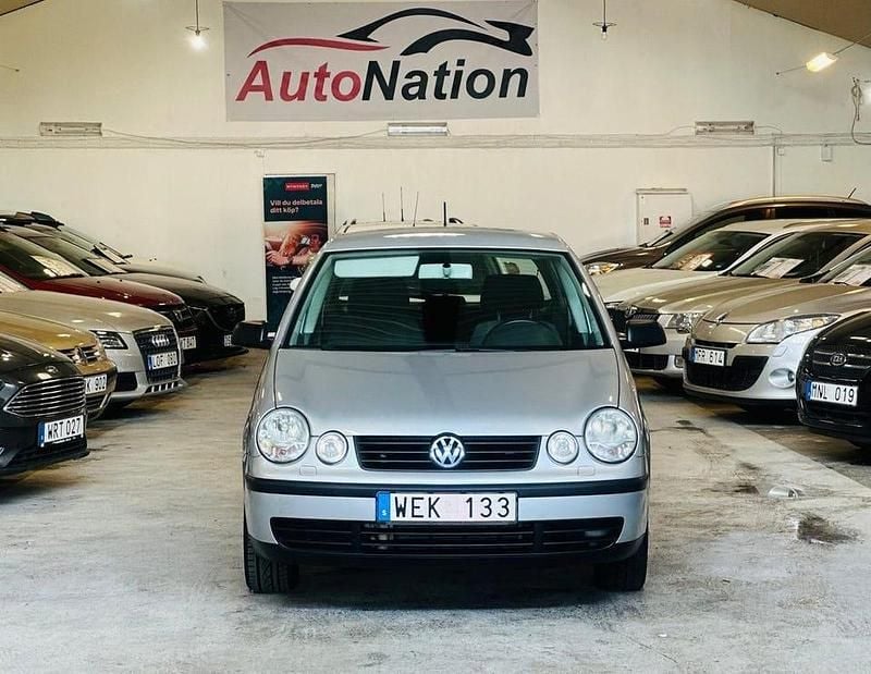 Begagnad VW Polo Basis 86 HK (63 kW) 2005 Silver Halvkombi