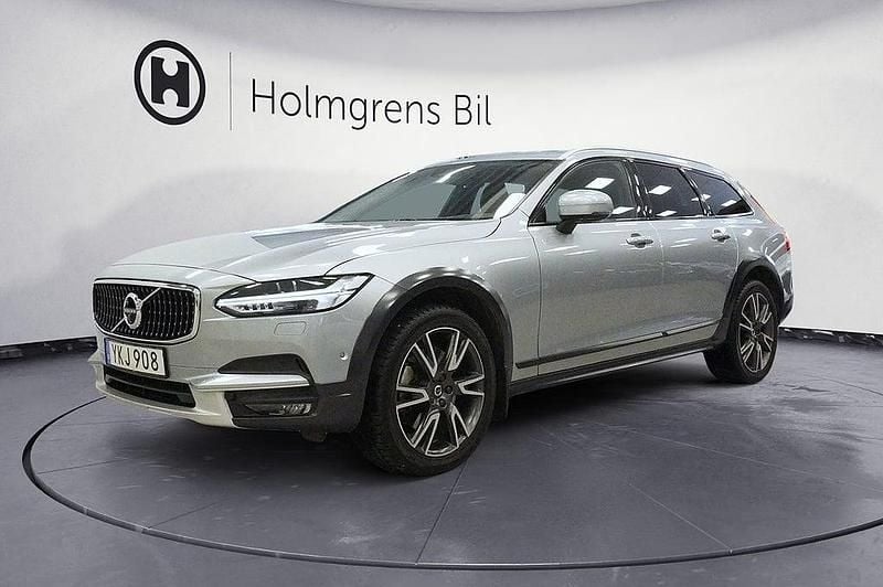 Begagnad Volvo V90 CC Inscription 235 HK (172 kW) 2017 Silver Kombi