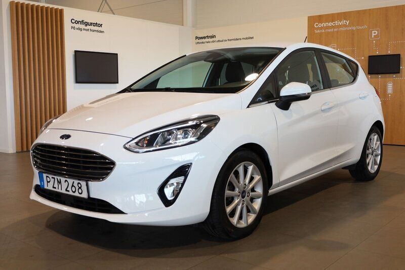 Vit Begagnad 2018 Ford Fiesta Titanium Halvkombi | 119 900 kr (Bra pris) - Bild 1/3