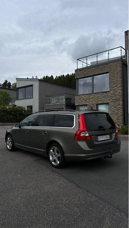 Grön Begagnad 2010 Volvo V70 Kombi | 55 000 kr (Bra pris) - Bild 1/4
