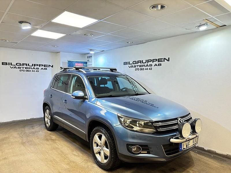 Blå Begagnad 2011 VW Tiguan SUV | 114 900 kr (Marknadspris) - Bild 1/4
