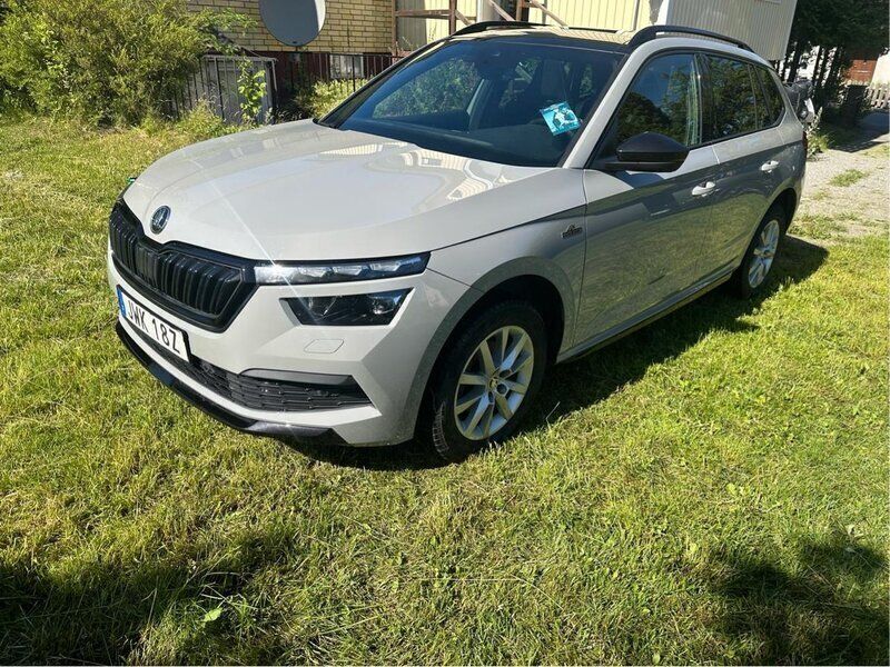 Grå Begagnad 2022 Skoda Kamiq Monte Carlo SUV | 179 000 kr (Bra pris) - Bild 1/4