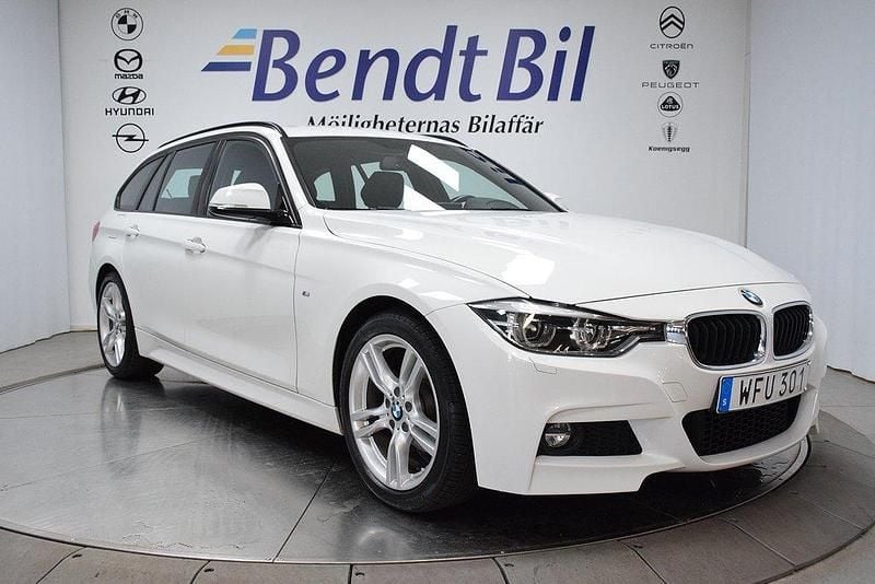 Vit Begagnad 2018 BMW 320 Shadowline Kombi | 259 500 kr (Marknadspris) - Bild 1/3