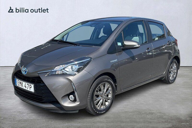 Mörkgrå Begagnad 2019 Toyota Yaris Hybrid Active Halvkombi | 149 900 kr (Marknadspris) - Bild 1/4