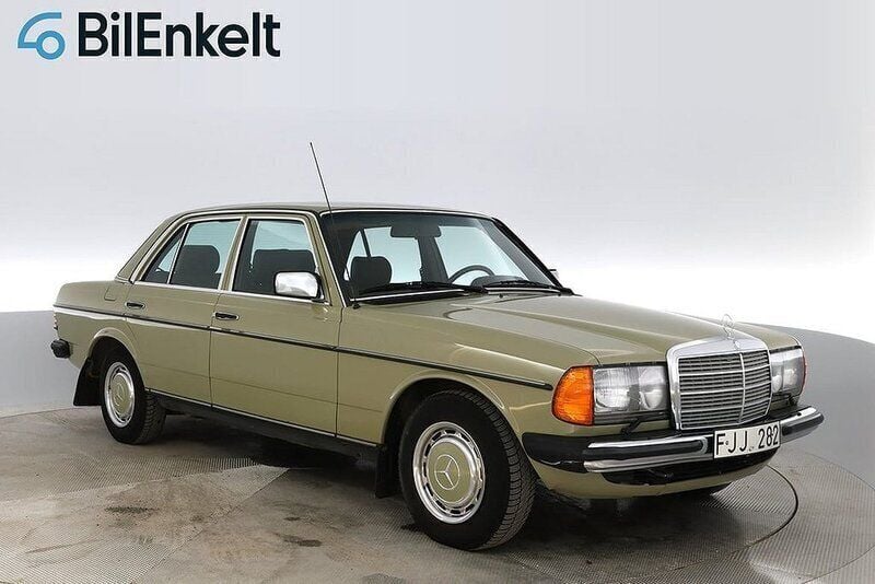 Ljusgrön Begagnad 1985 Mercedes 200 Sedan | 89 900 kr - Bild 1/4