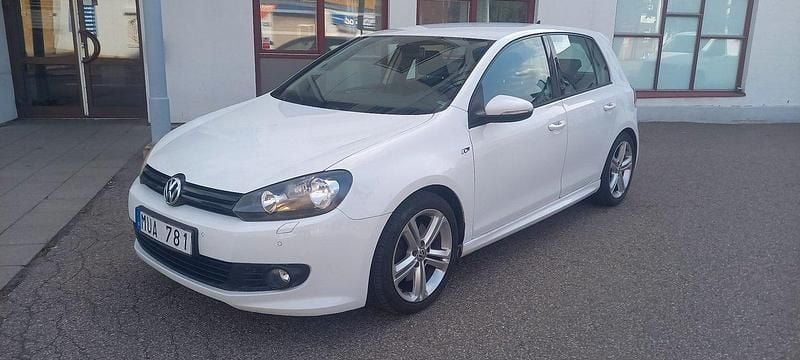 Vit Begagnad 2013 VW Golf VII GT Halvkombi | 69 900 kr (Bra pris) - Bild 1/4