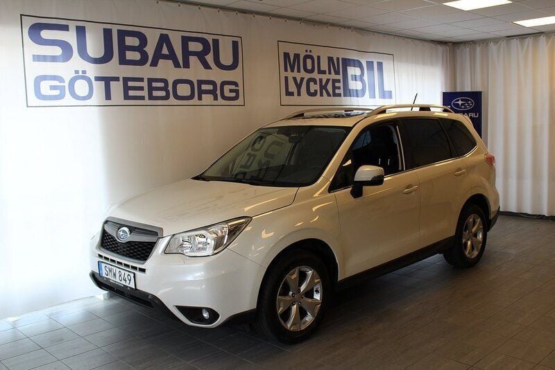 Vit (cristal white pearl) Begagnad 2014 Subaru Forester XE SUV | 129 900 kr (Marknadspris) - Bild 1/4