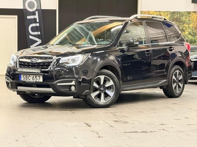 Svart Begagnad 2016 Subaru Forester XE SUV | 139 900 kr (Marknadspris) - Bild 1/4