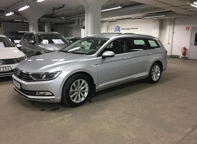 Silver Begagnad 2016 VW Passat GT Kombi | 186 000 kr (Bra pris) - Bild 1/4