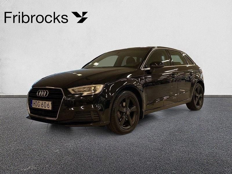 Svart Begagnad 2018 Audi A3 Sportback Proline Halvkombi | 169 800 kr (Marknadspris) - Bild 1/4