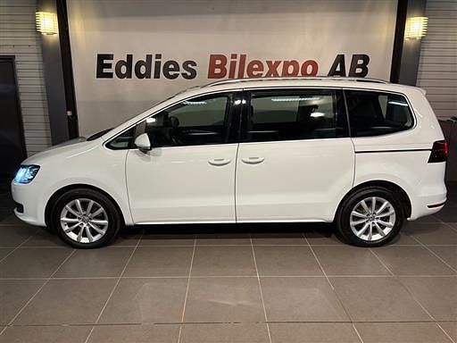 Begagnad VW Sharan 150 HK (110 kW) 2017 Vit Minibuss