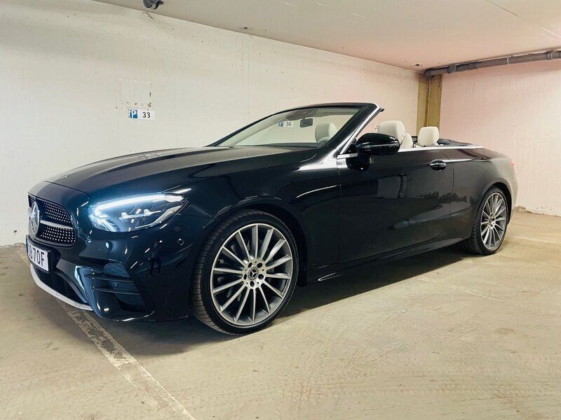 Svart Begagnad 2023 Mercedes E200 AMG line Cab | 749 000 kr - Bild 1/4