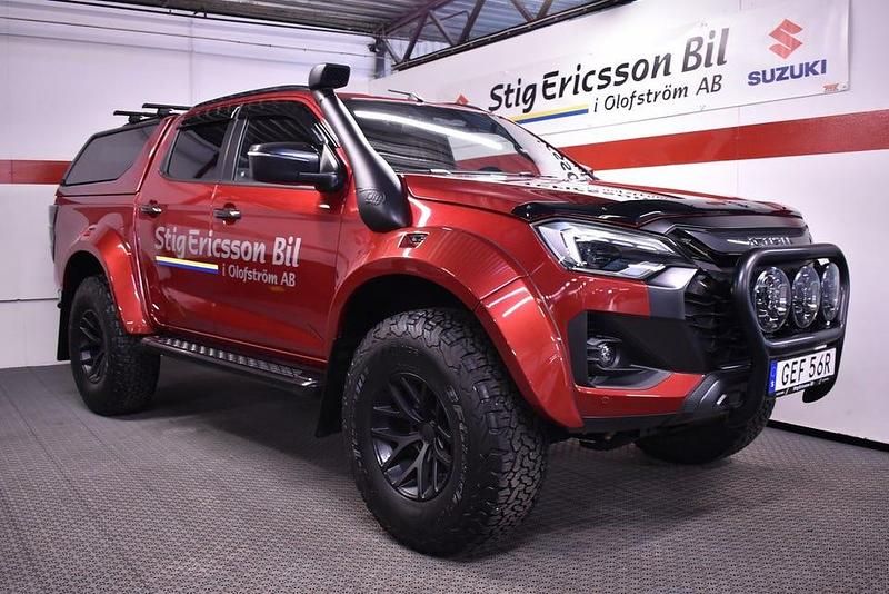 Red spinel mica Begagnad 2025 Isuzu D-Max Sedan | 899 500 kr - Bild 1/4