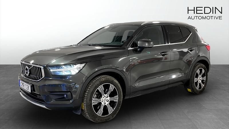 Grå Begagnad 2019 Volvo XC40 Inscription SUV | 249 900 kr (Bra pris) - Bild 1/4