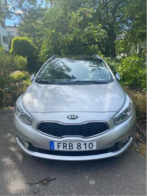 Grå Begagnad 2015 Kia Ceed Sportswagon Comfort Kombi | 85 000 kr (Marknadspris) - Bild 1/4
