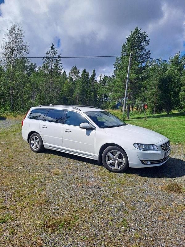 Vit Begagnad 2015 Volvo V70 Momentum Kombi | 175 000 kr (Lite dyr) - Bild 1/4