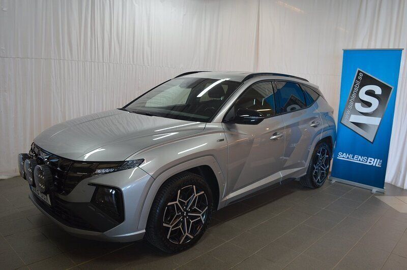Grå Begagnad 2022 Hyundai Tucson Advanced SUV | 309 000 kr (Superpris) - Bild 1/4