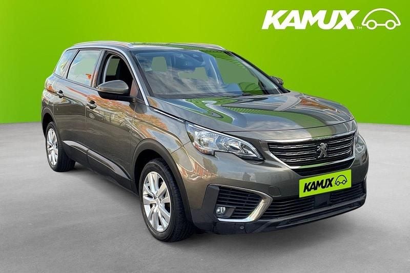 Silver/grå Begagnad 2017 Peugeot 5008 Active Minibuss | 178 900 kr (Marknadspris) - Bild 1/4