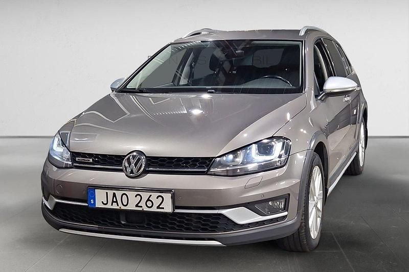 Grå Begagnad 2016 VW Golf Alltrack Kombi | 154 900 kr (Marknadspris) - Bild 1/3