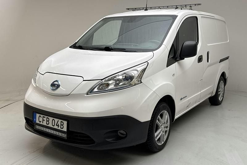 Vit Begagnad 2021 Nissan e-NV200 Premium Edition Van | 105 000 kr - Bild 1/4