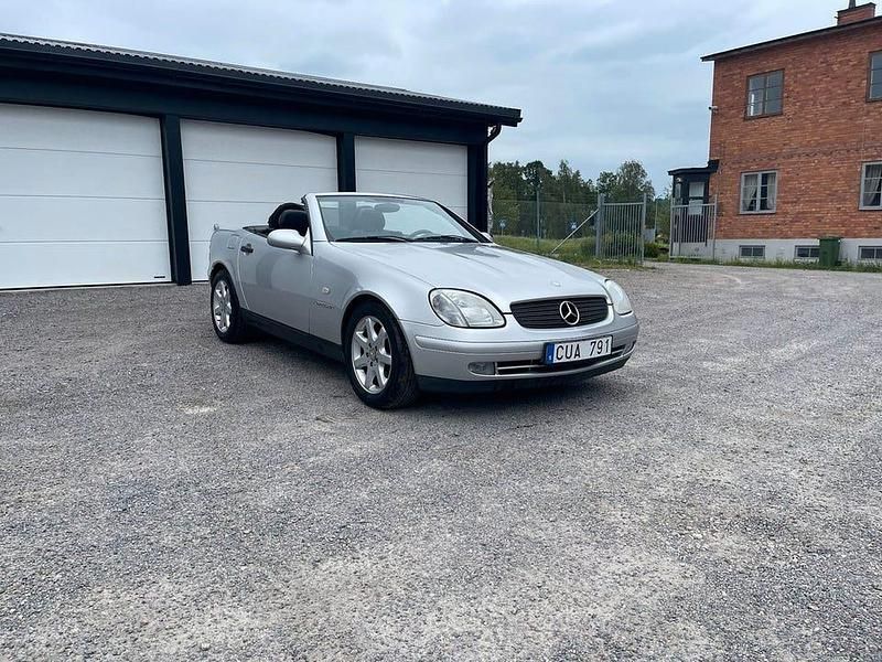 Begagnad Mercedes SLK230 193 HK (141 kW) 1999 Silver Cab