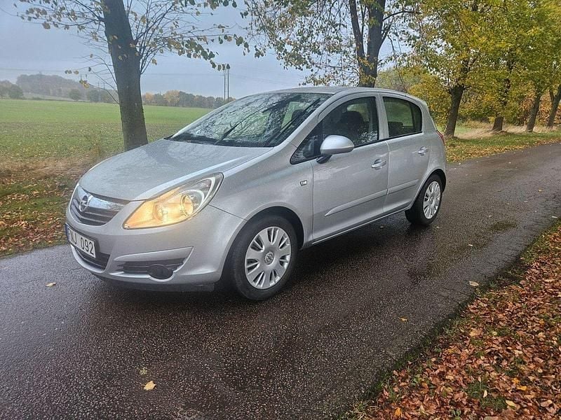 Begagnad Opel Corsa 80 HK (58 kW) 2007 Grå Halvkombi