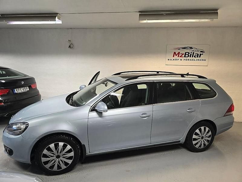 Begagnad VW Golf VI 102 HK (75 kW) 2010 Ljusblå Halvkombi