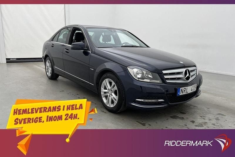 Mörkblå Begagnad 2012 Mercedes C180 Avantgarde Sedan | 129 700 kr (Marknadspris) - Bild 1/3