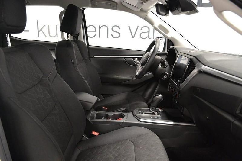 Begagnad Isuzu D-Max 165 HK (121 kW) 2024 Vit Pickup