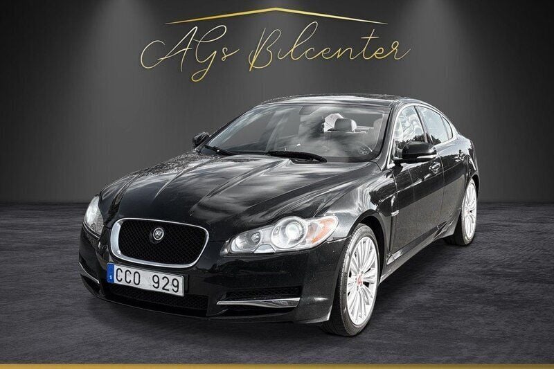 Svart Begagnad 2011 Jaguar XF Sedan | 94 900 kr (Bra pris) - Bild 1/4