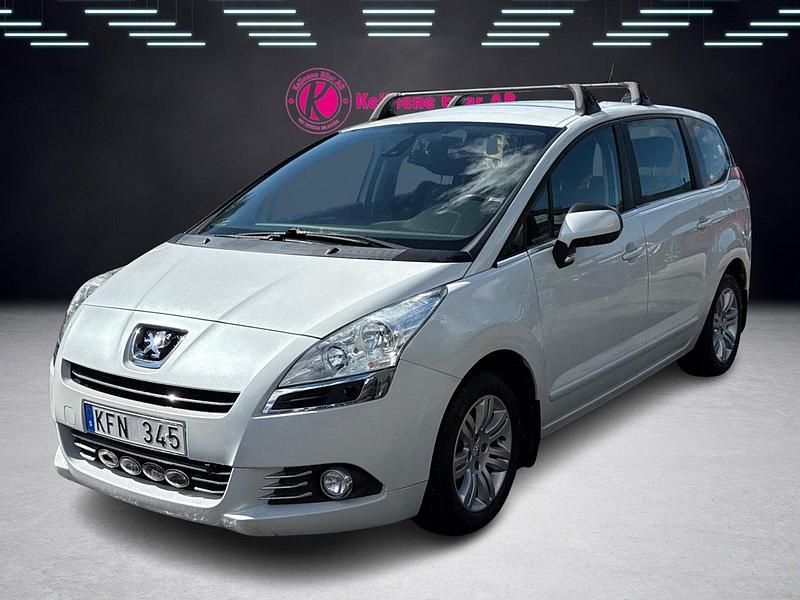 Vit Begagnad 2009 Peugeot 5008 Minibuss | 64 900 kr (Lite dyr) - Bild 1/4