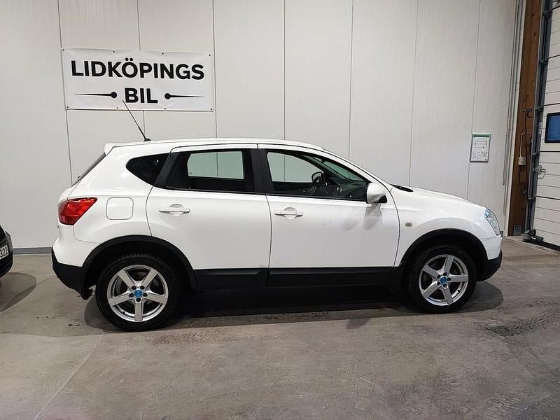 Begagnad Nissan Qashqai 150 HK (110 kW) 2009 Vit SUV