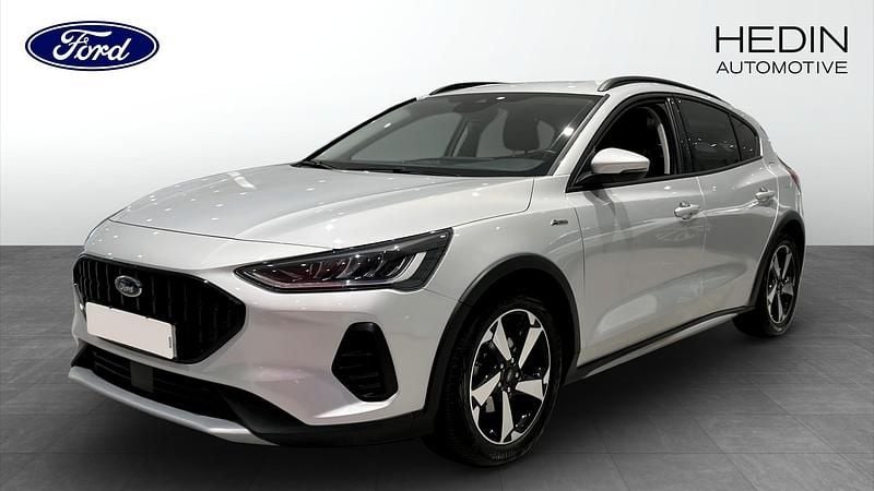 Grå Begagnad 2023 Ford Focus Active | 184 900 kr - Bild 1/4
