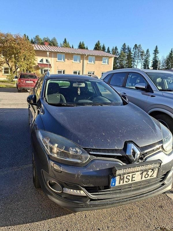 Begagnad 2015 Renault Mégane GrandTour LIMITED Kombi | 55 000 kr (Bra pris) - Bild 1/4